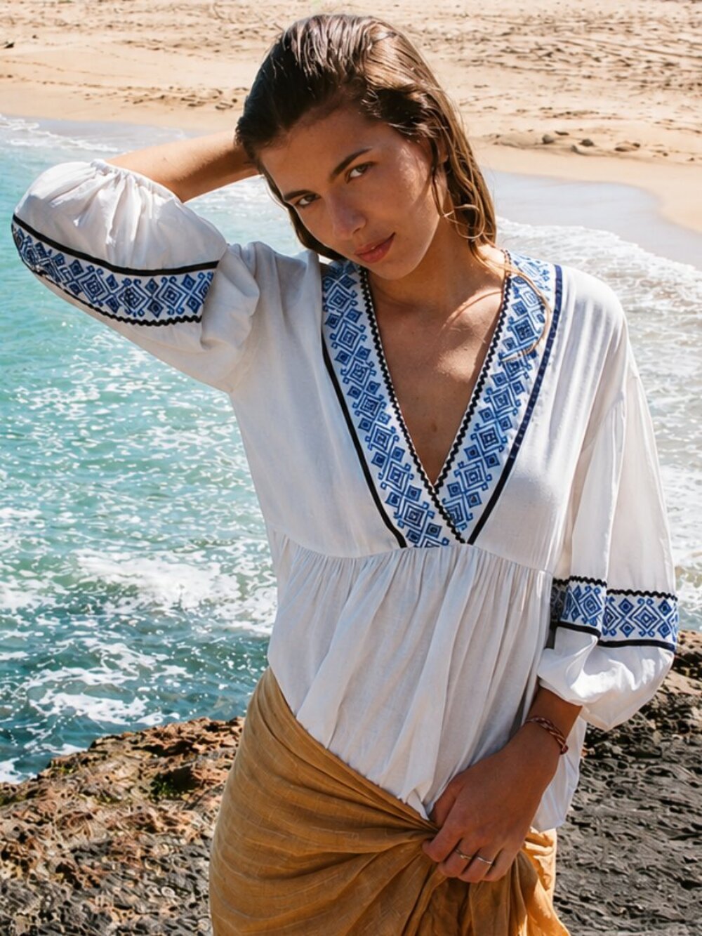 NWT Zara Embroidered Boho V-Neck Blouse – White & Blue, Size S